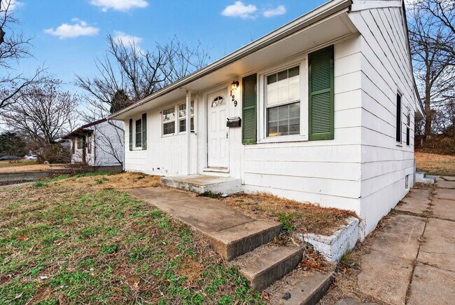 Building Photo - 129 Cameron Rd