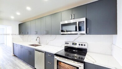 Building Photo - 3660 NE 166th St