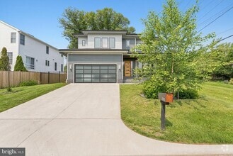 Building Photo - 2500 Fowler St
