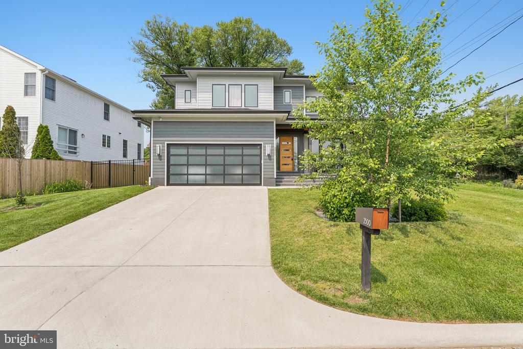 Foto principal - 2500 Fowler St
