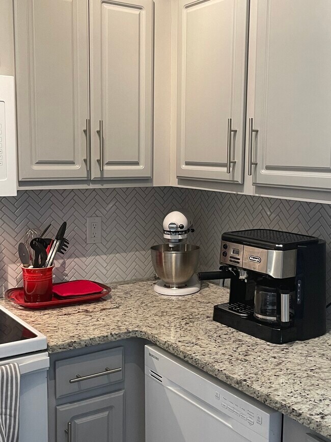 Foto del edificio - 23710 Walden Center Dr