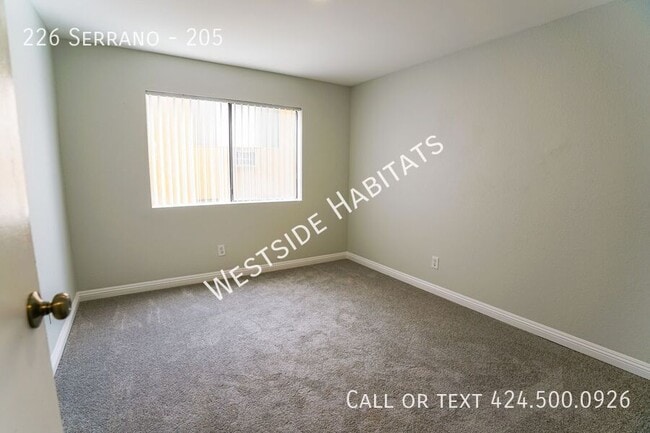 Building Photo - 226 Serrano-205