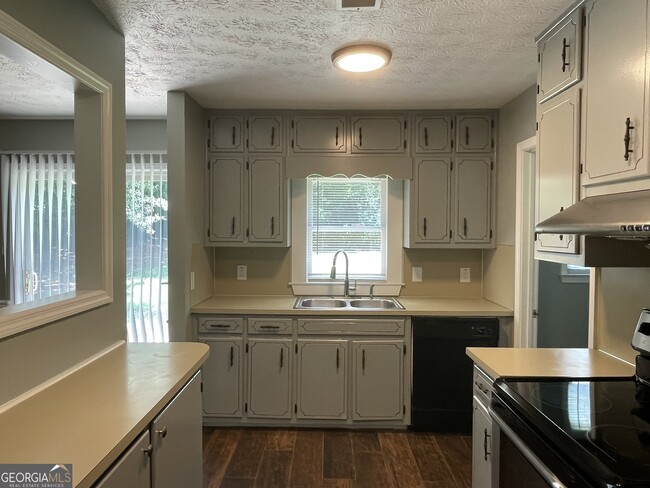 Building Photo - 3076 Mill Falls Ct