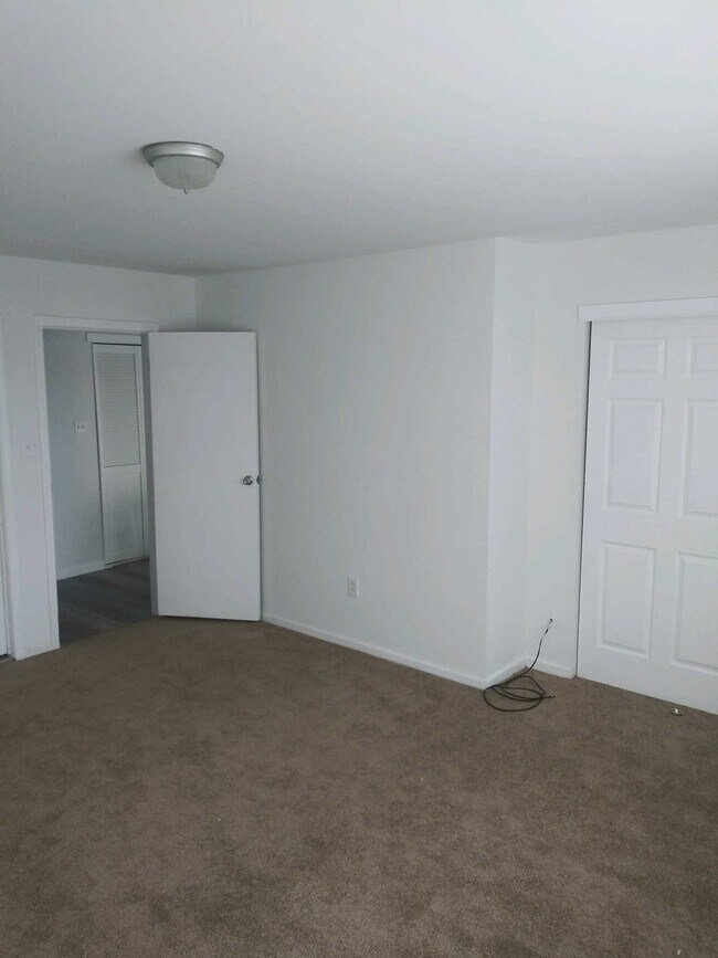 Building Photo - 44 Hopewell Ln Unit #B