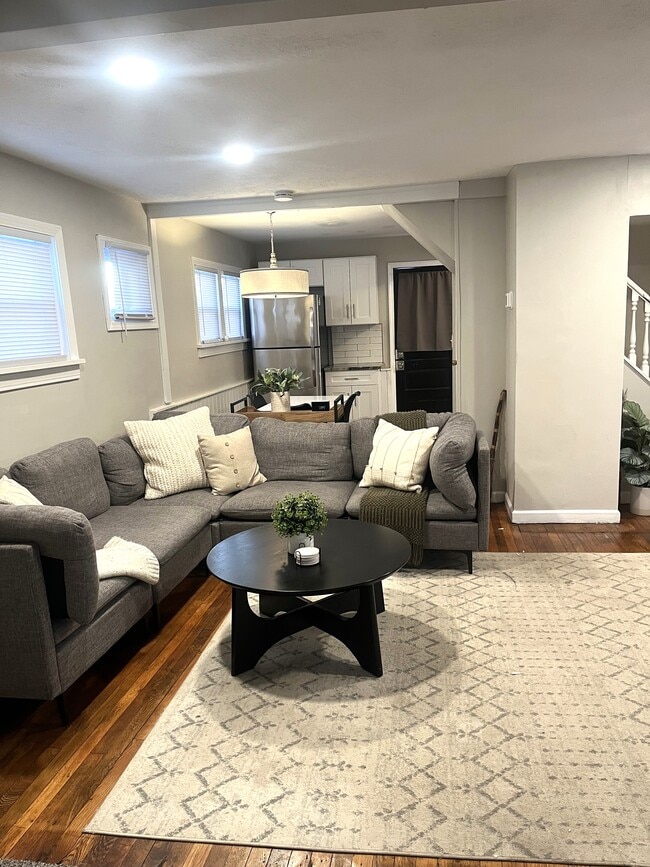 Foto del edificio - 5070 W 148th St