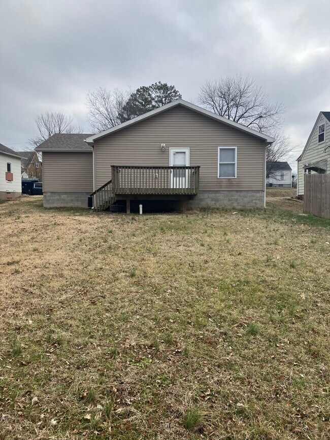 Patio trasero - 407 S Louisiana St