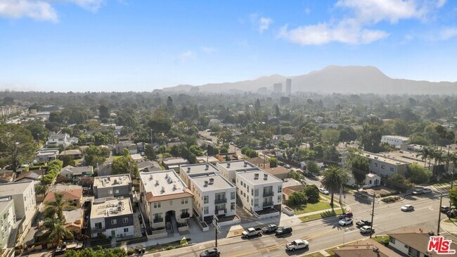 Building Photo - 5108 Cahuenga Blvd