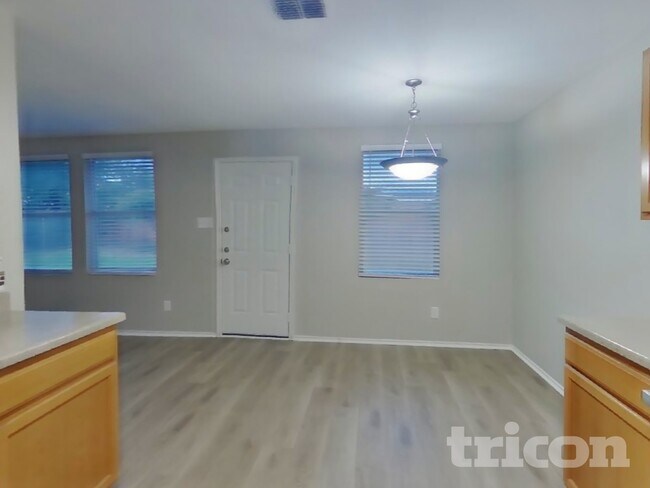 Foto del edificio - 1405 Englewood Dr