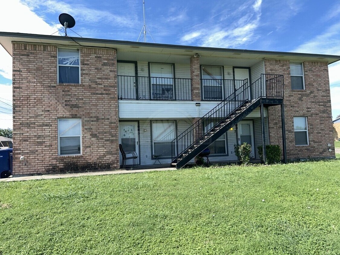 Foto principal - 1011 Industrial Ave