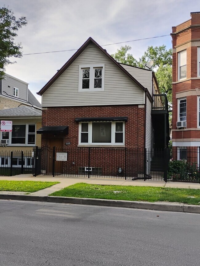 Building Photo - 3700 W George St