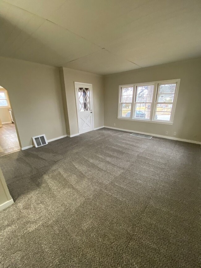 Building Photo - Cozy 2 Bedroom 1 Bath
