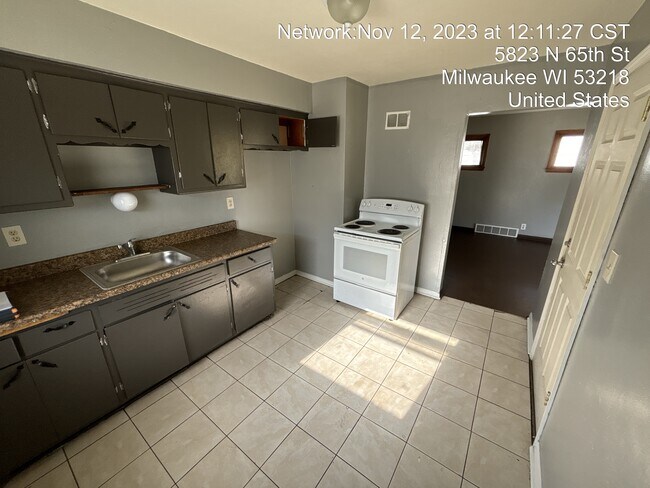 Foto del edificio - 5827 N 65th St