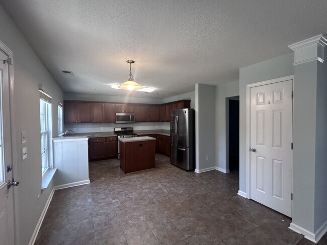 Building Photo - 105 White Cedar Ct