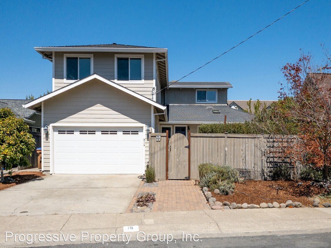 6 br, 3.5 bath House 16 Estrada Lane House Rental in Corte Madera