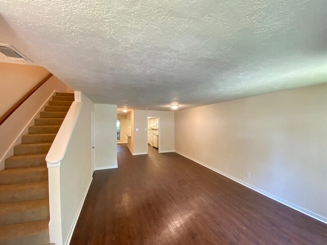 Building Photo - 5923 Arncliffe Dr