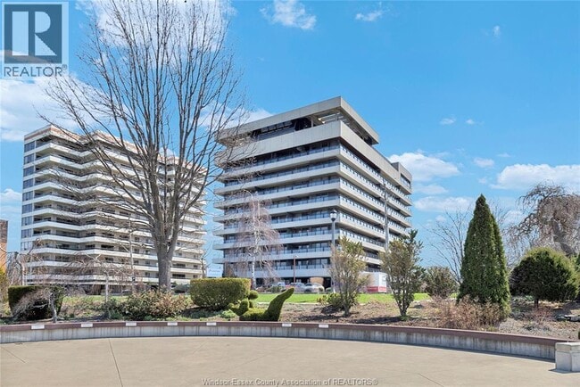 Building Photo - 5125 Riverside Dr E