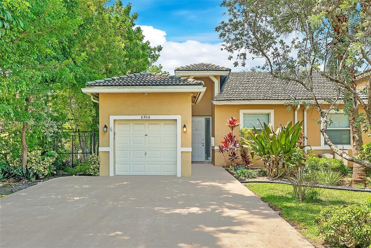 Primary Photo - 8908 NW 40th St