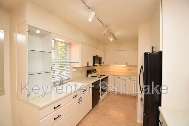 Building Photo - 4797 S 2124 E