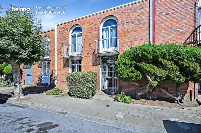 Building Photo - 239 Argonaut Ave