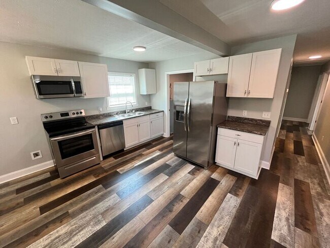 Building Photo - 338 N Blakemore Ave