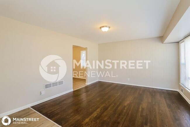Foto del edificio - 6305 E 101st St, Kansas City, MO 64134