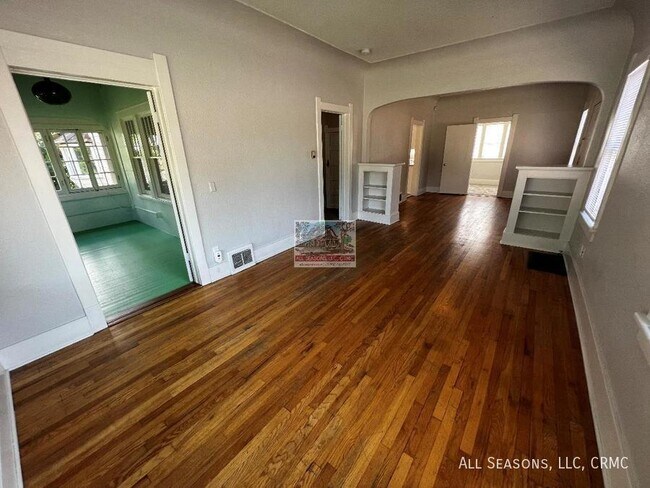 Foto del edificio - 902 S Cascade Ave