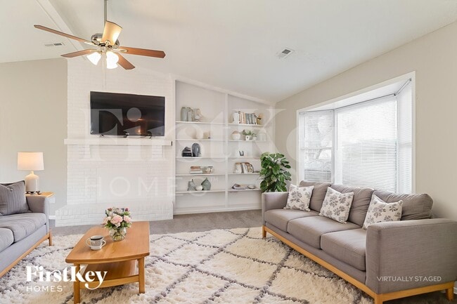 Building Photo - 5800 Old Meadow Rd