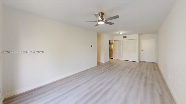 Foto del edificio - 8261 NW 8th St