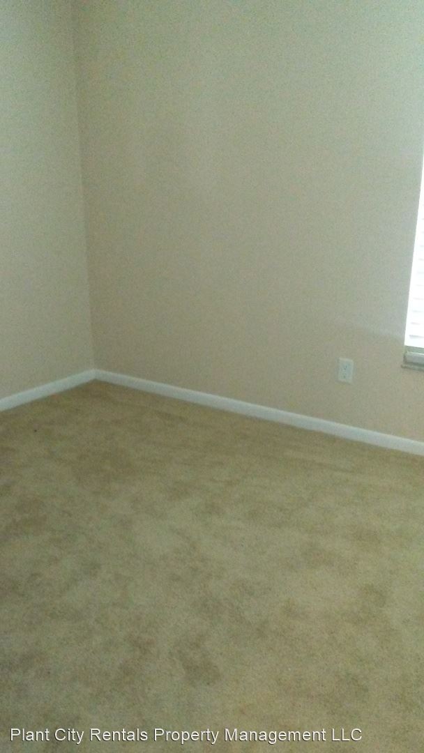 Building Photo - 3 br, 2 bath House - 1105 Johnson Loop ****