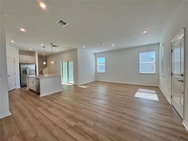 Building Photo - 301 Platform Ln