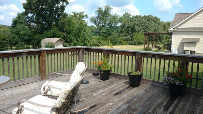 Building Photo - 2079 Strawberry Dr