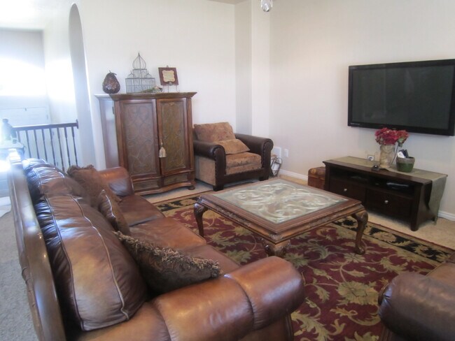 Foto del edificio - 948 Fox Hollow Dr