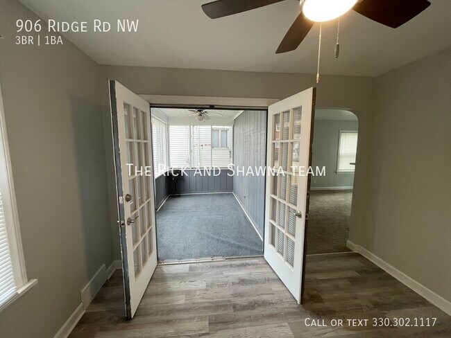 Foto del edificio - Three bedroom one bathroom home for rent