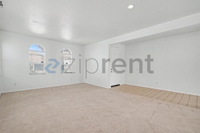 Building Photo - Unit