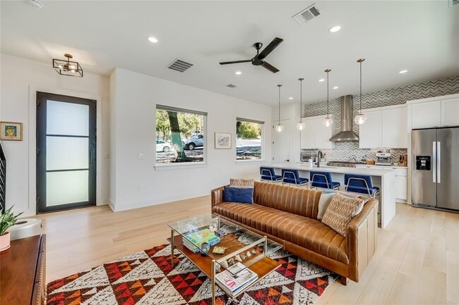 Foto del edificio - 2909 Oak Crest Ave