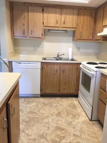 Building Photo - 4275 Oak Terrace Dr