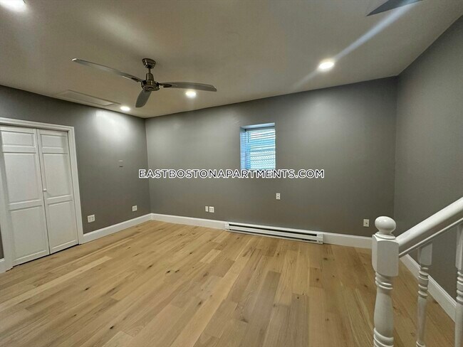 Foto del edificio - 43-43A Cottage St