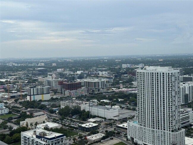 Foto del edificio - 1750 N Bayshore Dr