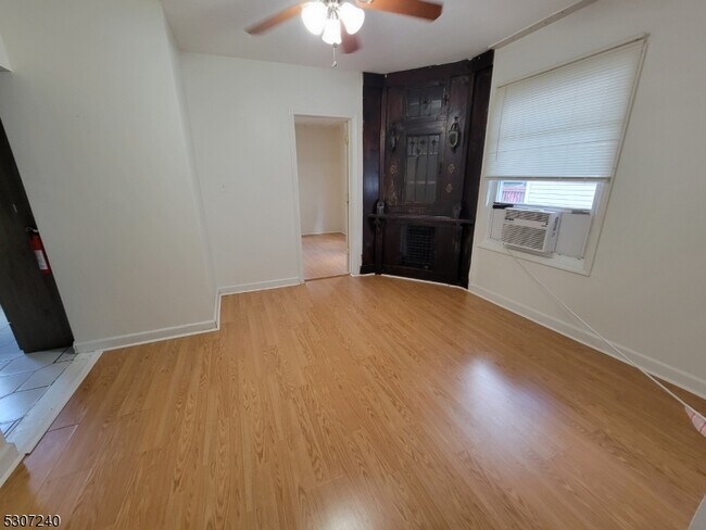 Building Photo - 126 DeMott Ave