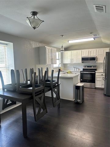 Building Photo - 627 S Walnut Creek Dr