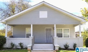 Building Photo - 117 3rd Ave S
