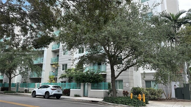 Building Photo - 6001 SW 70th St