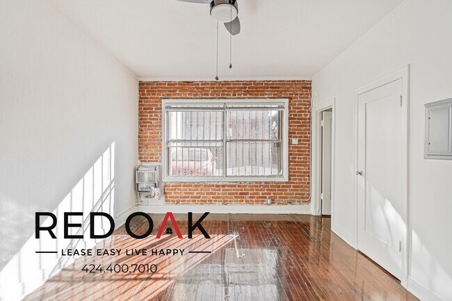 Foto del edificio - 245 N Kenmore Ave