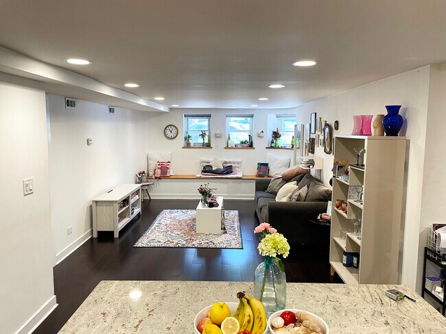 Foto del edificio - 2117 W Concord Pl
