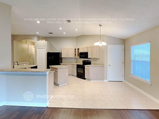 Foto del edificio - 244 Johns Glen Dr