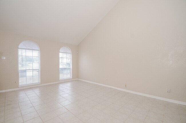 Foto del edificio - 1722 Foxlake Dr