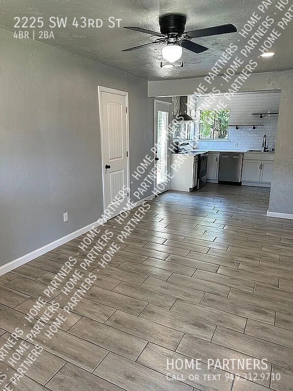 Foto del edificio - Rent to Own Home with $8,000 Down - NO Ban...