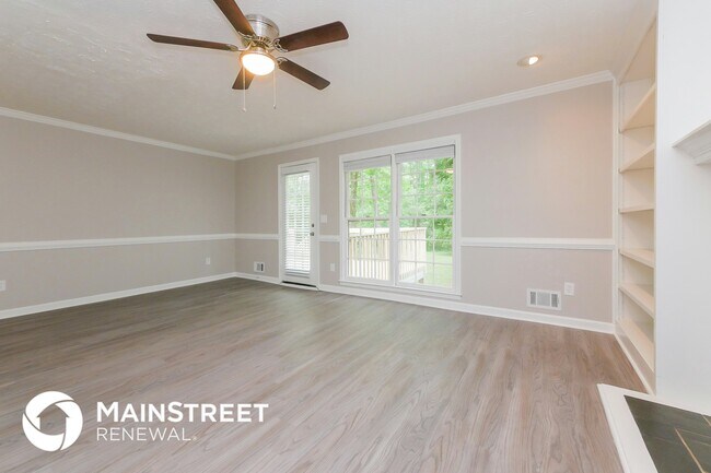 Building Photo - 3883 Holy Cross Dr