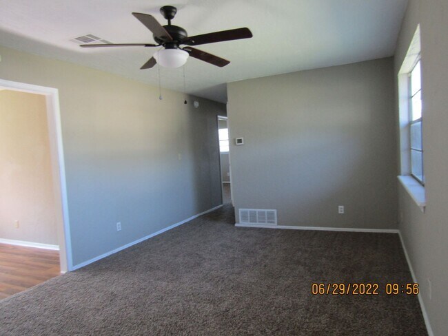 Foto del edificio - MOVE IN SPECIAL: $200 OFF OF THE 1ST FULL MONTH'S RENT!
