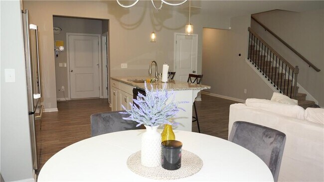 Building Photo - 120 Inman Dr